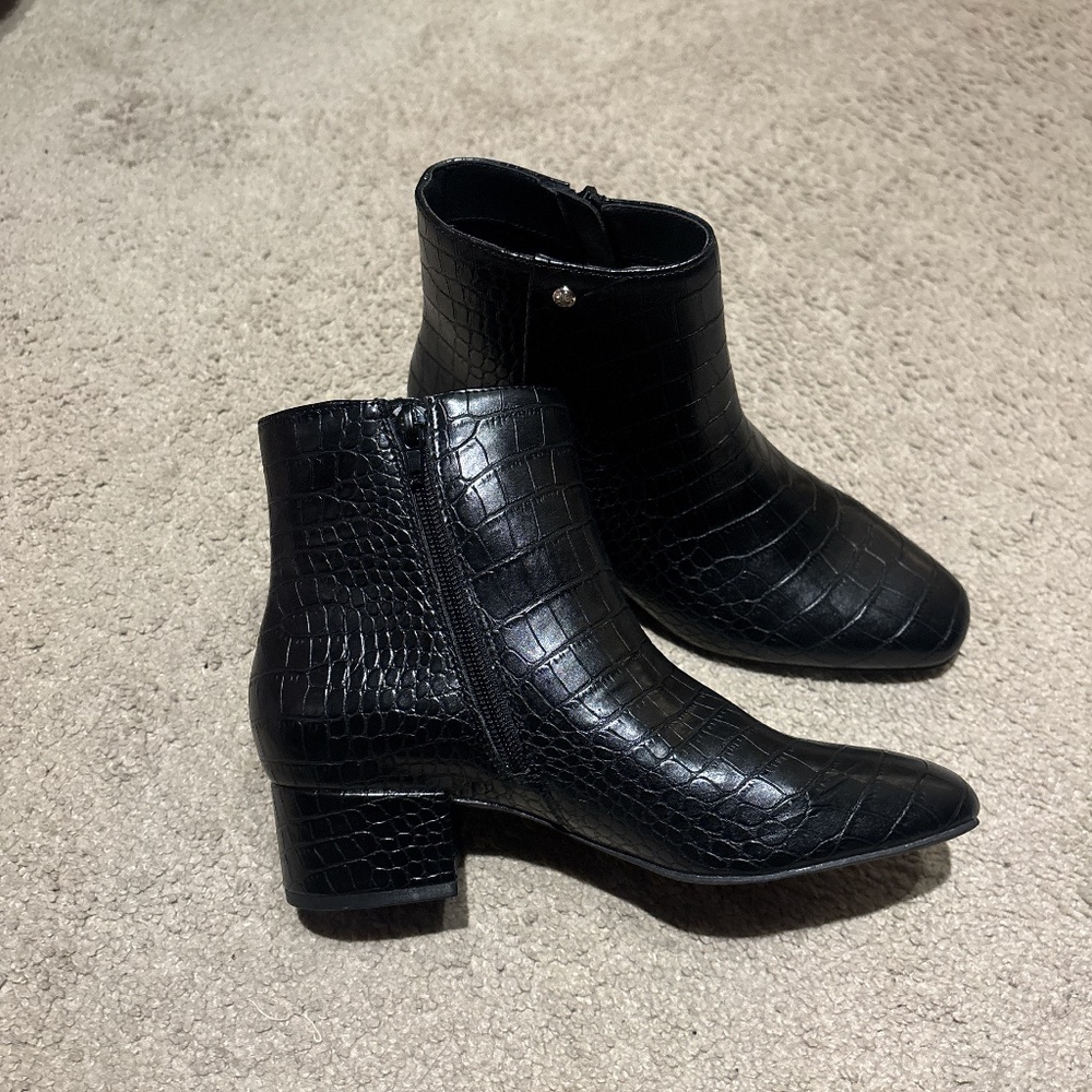 Black mini boots